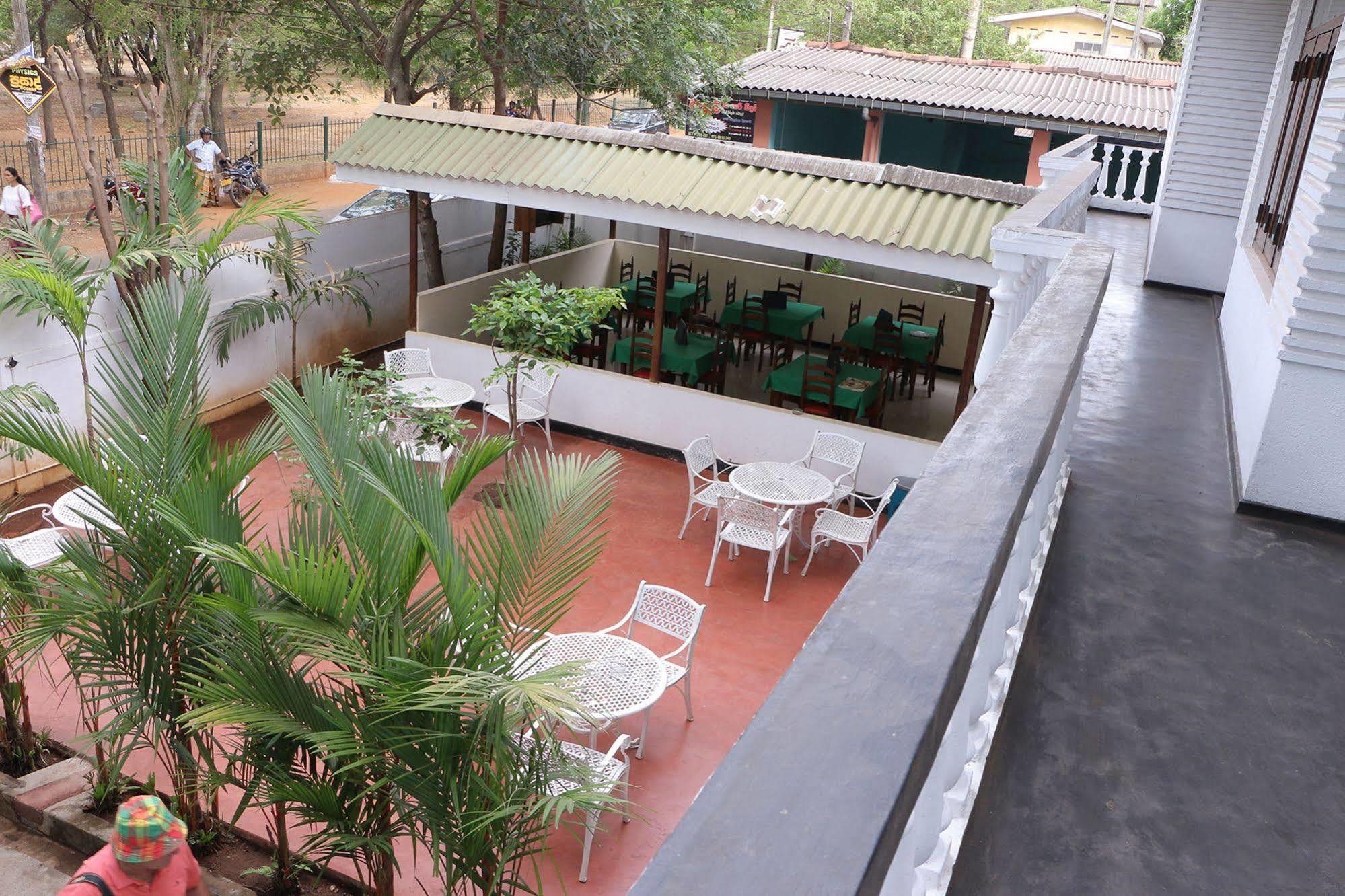 French Garden Tourist Rest Ξενοδοχείο Anuradhapura Εξωτερικό φωτογραφία